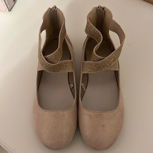 Children place dress shoes, size 1